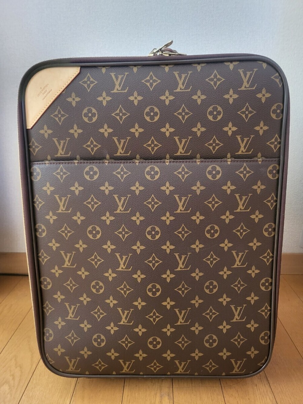 Louis Vuitton Vegas Monogram Carry on Suit case - Picture 2 of 10